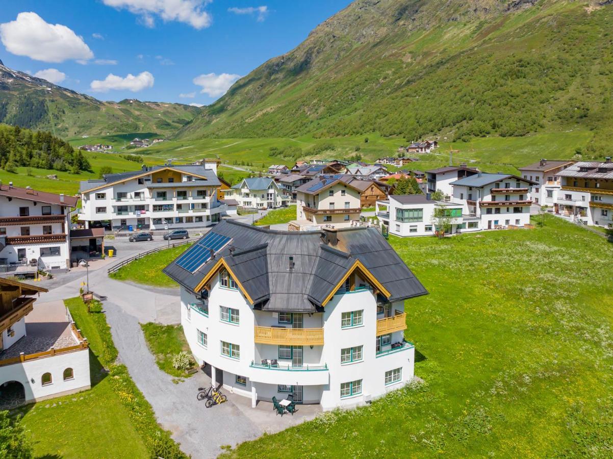 Apart Alpenkoenig - Inklusive Sommercard Apartment Galtuer Exterior photo